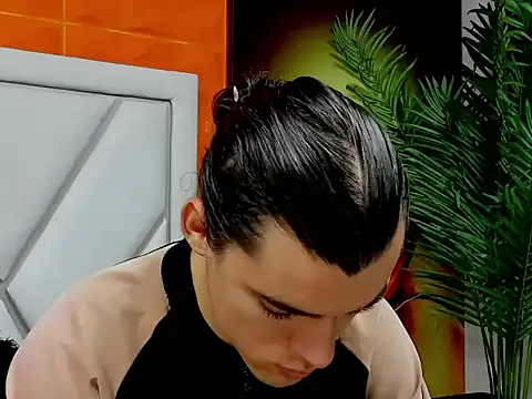 Snapshot of maxi_styles chatting on 02/17/26, 12:35 maxi styles online show from 02/17/26, 12:35