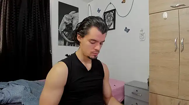 Snapshot of maxi_styles chatting on 02/14/25, 07:54 maxi styles online show from 02/14/25, 07:54