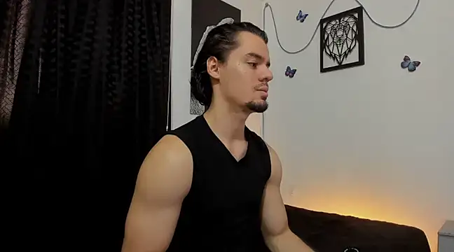 Snapshot of maxi_styles chatting on 01/31/25, 05:42 maxi styles online show from 01/31/25, 05:42