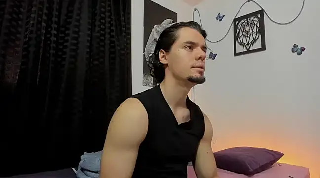 Snapshot of maxi_styles chatting on 02/17/25, 08:38 maxi styles online show from 02/17/25, 08:38