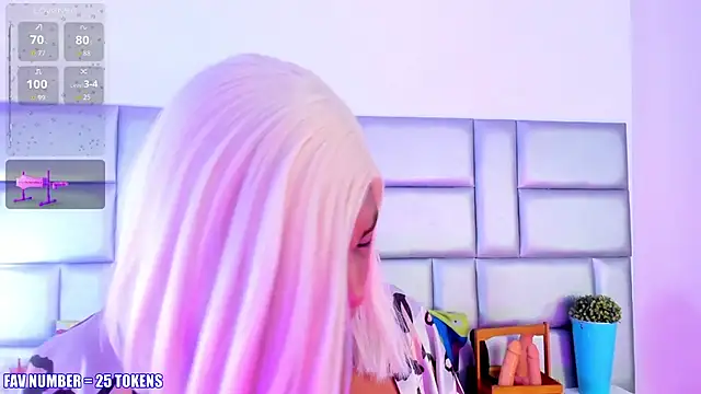 LovelyNickii online show from 11/14/25, 12:42