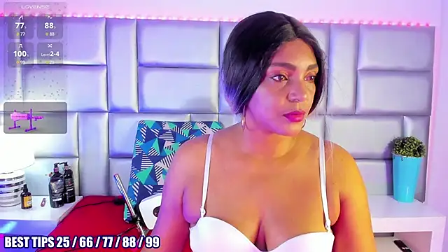 Snapshot of LovelyNickii chatting on 02/13/26, 01:00 LovelyNickii online show from 02/13/26, 01:00