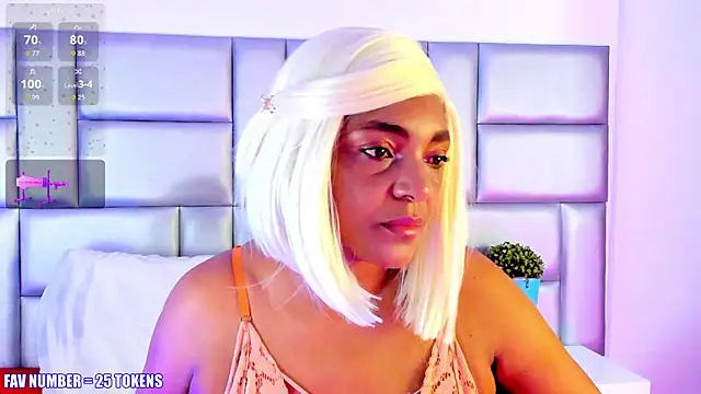 LovelyNickii online show from 11/03/25, 12:53