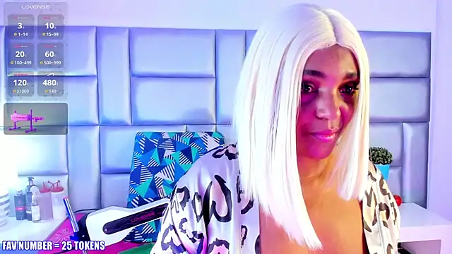 LovelyNickii online show from 11/20/25, 01:01