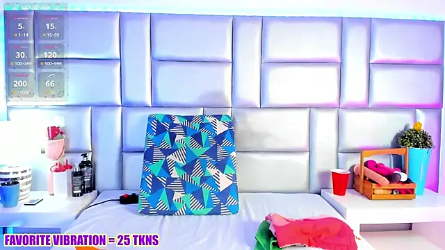 LovelyNickii online show from 04/15/26, 01:15