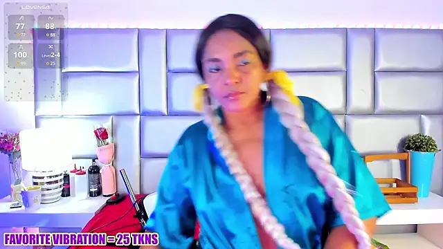 LovelyNickii online show from 03/18/26, 12:51