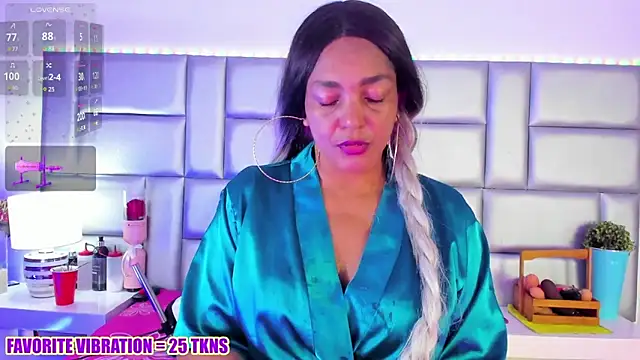 LovelyNickii online show from 03/10/26, 12:42