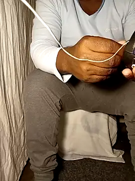 Snapshot of Dube501 chatting on 03/29/26, 04:41 Dube501 online show from 03/29/26, 04:41