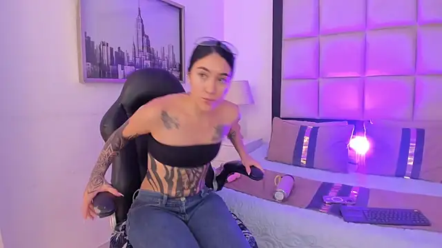 Snapshot of MeganPresleyy chatting on 07/16/26, 12:29 MeganPresleyy online show from 07/16/26, 12:29