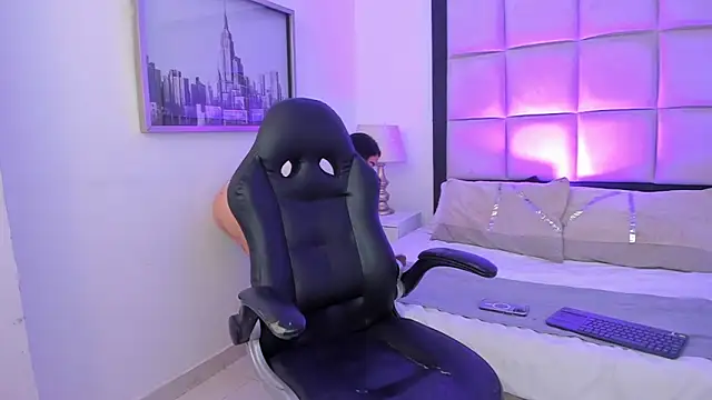 MeganPresleyy online show from 04/09/26, 02:23