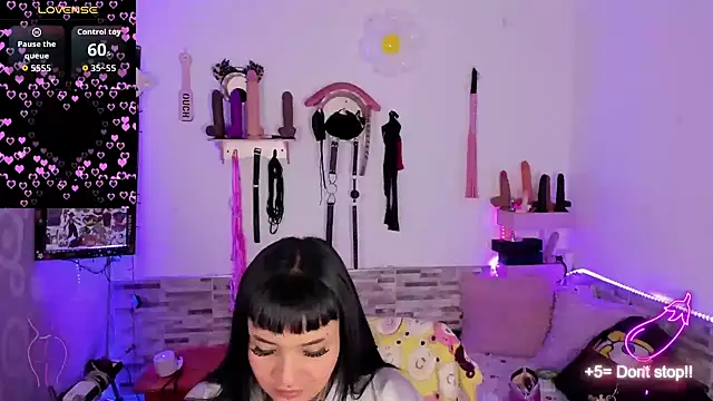 amyswallow7 online show from 04/15/26, 01:00