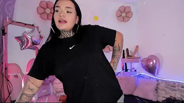 amyswallow7 online show from 11/30/25, 12:22