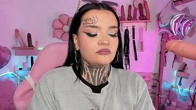 amyswallow7 online show from 11/16/25, 01:43