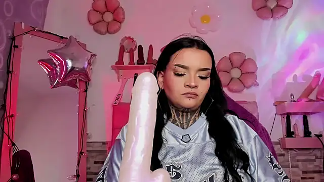 amyswallow7 online show from 10/25/25, 02:55