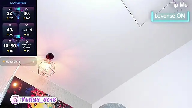 Snapshot of Luxury_Woman chatting on 03/07/25, 10:21 Luxury Woman online show from 03/07/25, 10:21