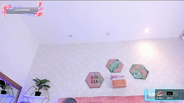 Elise-Leyton online show from 03/19/25, 04:24