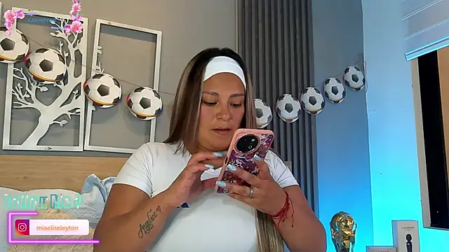 Elise-Leyton online show from 06/23/26, 06:50