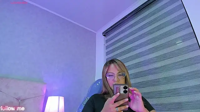 Elise-Leyton online show from 10/24/25, 08:30