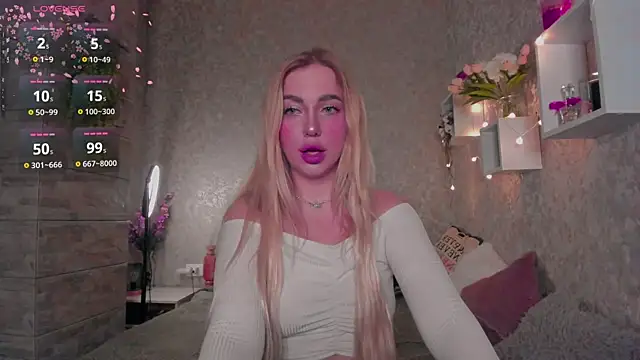 Snapshot of Mika_Rayy chatting on 11/16/25, 11:41 Mika Rayy online show from 11/16/25, 11:41