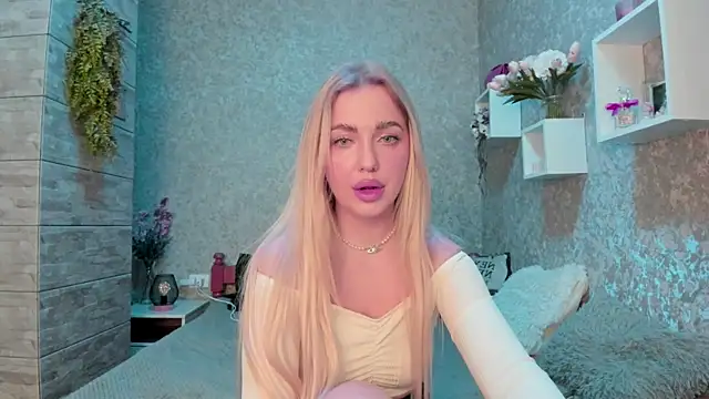 Snapshot of Mika_Rayy chatting on 10/25/25, 08:53 Mika Rayy online show from 10/25/25, 08:53