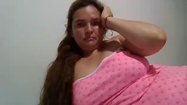 squirtlatinx online show from 12/19/25, 01:31