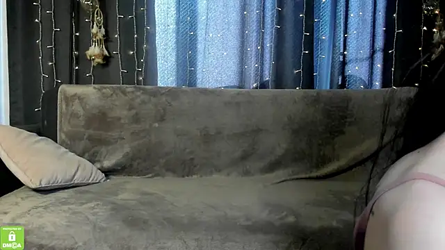 Snapshot of Amelia_skyy chatting on 06/12/26, 01:14 Amelia skyy online show from 06/12/26, 01:14