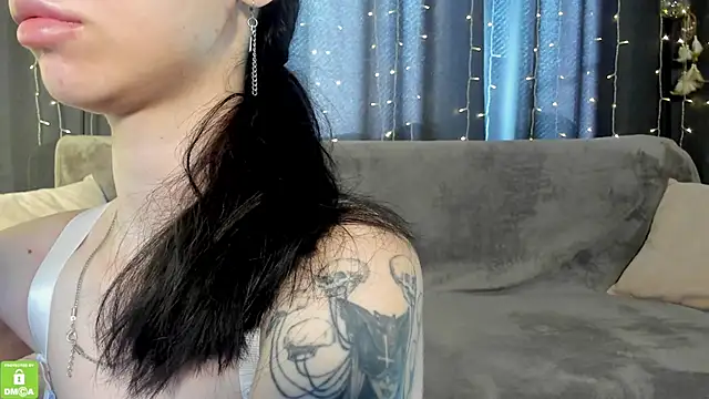 Snapshot of Amelia_skyy chatting on 06/11/26, 01:05 Amelia skyy online show from 06/11/26, 01:05