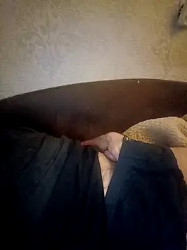 Snapshot of Lukas2204 chatting on 10/27/25, 10:00 Lukas2204 online show from 10/27/25, 10:00