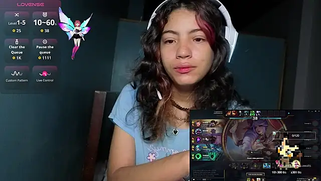 Snapshot of Lovelyamyy chatting on 11/18/25, 01:43 Lovelyamyy online show from 11/18/25, 01:43