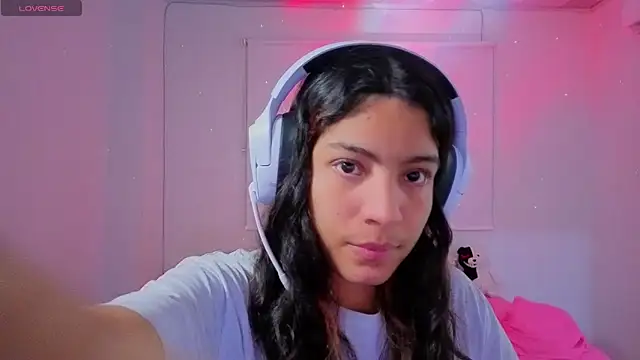 Lovelyamyy online show from 01/06/26, 04:27