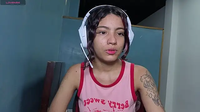 Snapshot of Lovelyamyy chatting on 11/12/25, 02:26 Lovelyamyy online show from 11/12/25, 02:26