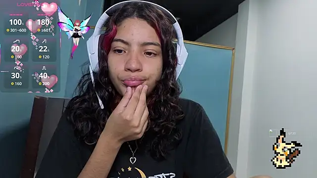 Snapshot of Lovelyamyy chatting on 10/22/25, 01:54 Lovelyamyy online show from 10/22/25, 01:54