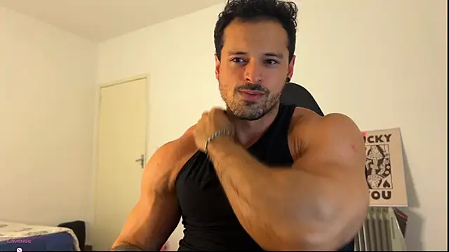 Snapshot of Lucasfit24 chatting on 06/09/26, 01:28 Lucasfit24 online show from 06/09/26, 01:28