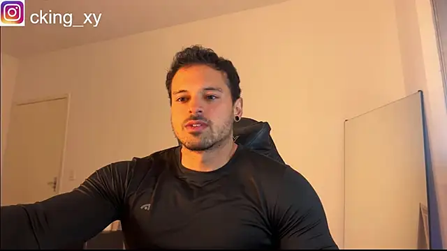 Snapshot of Lucasfit24 chatting on 06/27/26, 01:22 Lucasfit24 online show from 06/27/26, 01:22