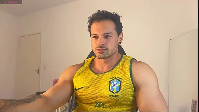 Snapshot of Lucasfit24 chatting on 06/19/26, 01:00 Lucasfit24 online show from 06/19/26, 01:00