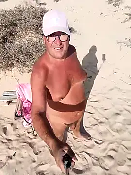 Snapshot of MountJohnXL chatting on 02/19/25, 04:44 MountJohnXL online show from 02/19/25, 04:44