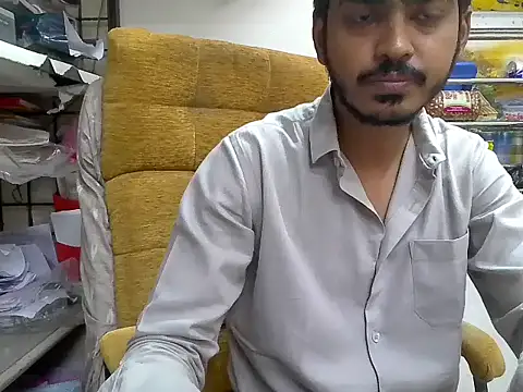 cute modell online show from 11/14/25, 12:09