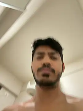 cute modell online show from 12/03/25, 04:57