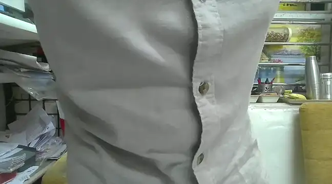 Snapshot of cute_modell chatting on 02/19/25, 01:06 cute modell online show from 02/19/25, 01:06