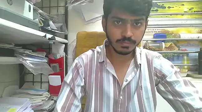 Snapshot of cute_modell chatting on 02/07/25, 07:40 cute modell online show from 02/07/25, 07:40