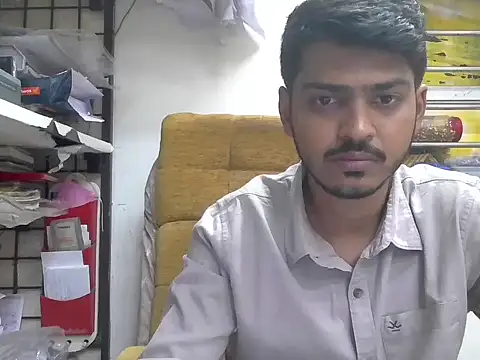 cute modell online show from 12/19/25, 11:56