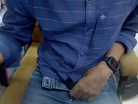 Snapshot of cute_modell chatting on 10/31/25, 12:13 cute modell online show from 10/31/25, 12:13