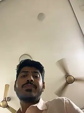 Snapshot of cute_modell chatting on 02/01/25, 04:11 cute modell online show from 02/01/25, 04:11