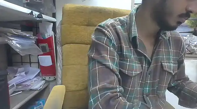 Snapshot of cute_modell chatting on 02/13/25, 12:00 cute modell online show from 02/13/25, 12:00