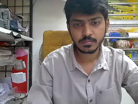 cute modell online show from 11/17/25, 07:56