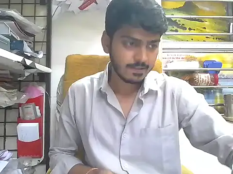 cute modell online show from 12/01/25, 11:33