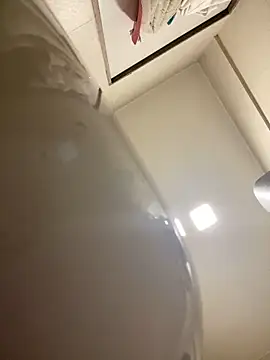 Snapshot of cute_modell chatting on 10/06/25, 05:52 cute modell online show from 10/06/25, 05:52