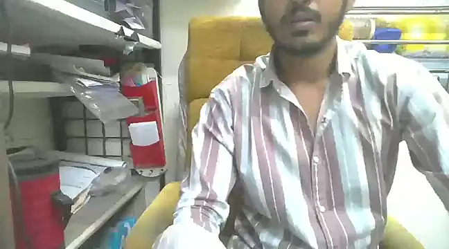 Snapshot of cute_modell chatting on 02/25/25, 11:21 cute modell online show from 02/25/25, 11:21