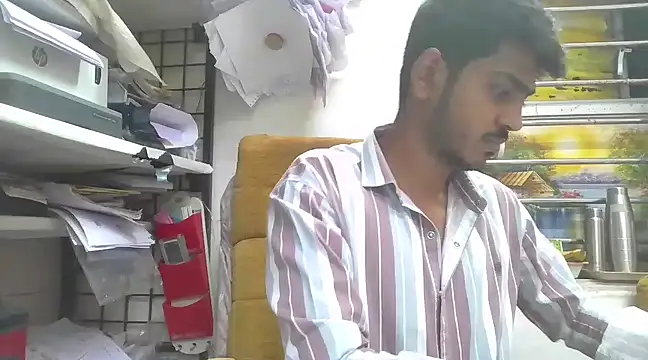 Snapshot of cute_modell chatting on 03/08/25, 12:41 cute modell online show from 03/08/25, 12:41