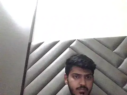 cute modell online show from 12/03/25, 06:40